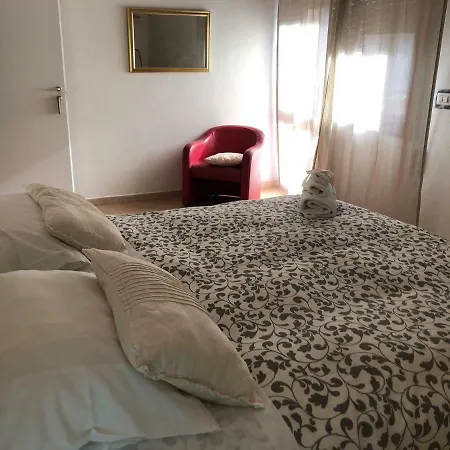 Caio Asinio Lägenhet
