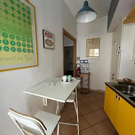 Caio Asinio Apartman Nápoly