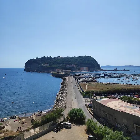 Caio Asinio Apartman Nápoly