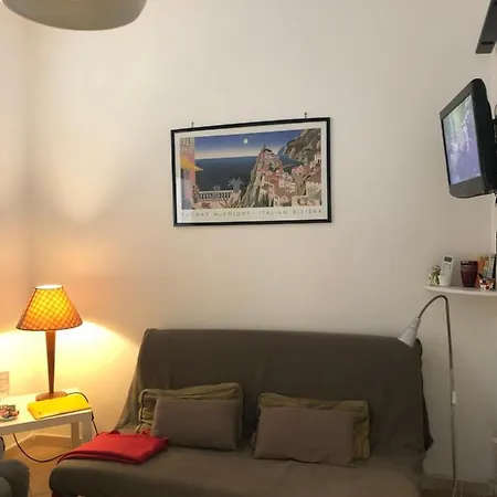 Caio Asinio Apartment *
